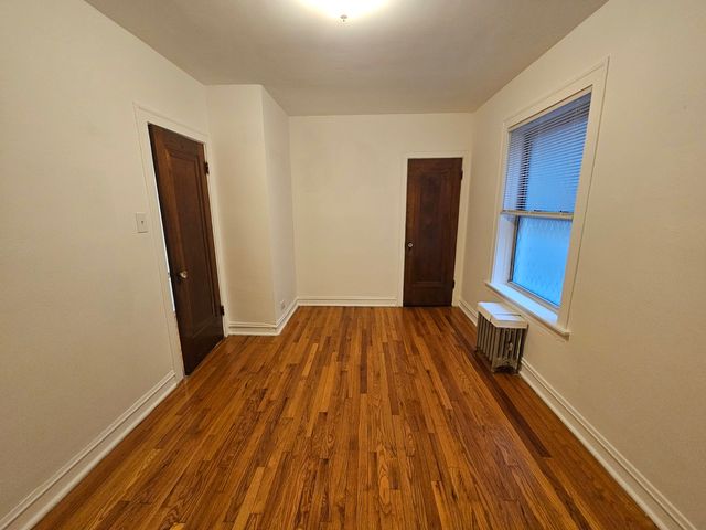 2456 W Catalpa Avenue 2, Chicago, IL 60625