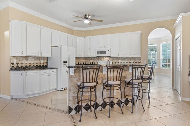 212 Whisper Ridge Dr, St Augustine, FL 32092