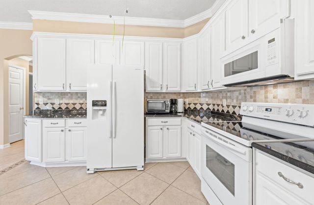 212 Whisper Ridge Dr, St Augustine, FL 32092