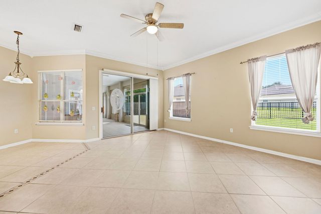 212 Whisper Ridge Dr, St Augustine, FL 32092