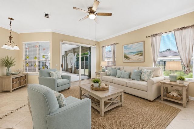 212 Whisper Ridge Dr, St Augustine, FL 32092