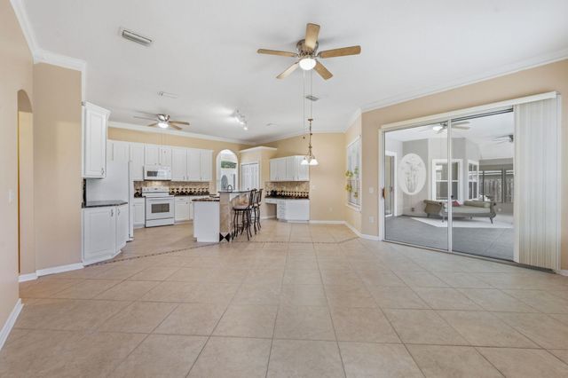 212 Whisper Ridge Dr, St Augustine, FL 32092