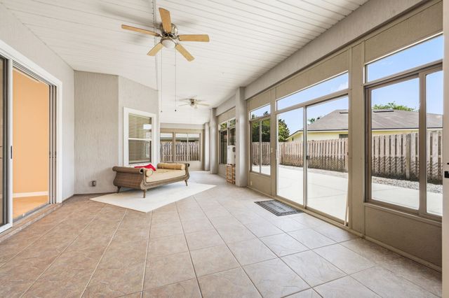 212 Whisper Ridge Dr, St Augustine, FL 32092