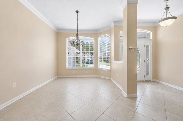 212 Whisper Ridge Dr, St Augustine, FL 32092