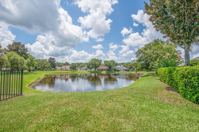 212 Whisper Ridge Dr, St Augustine, FL 32092