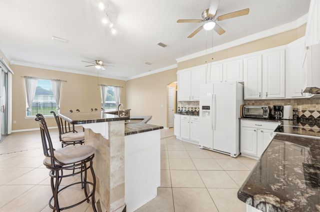 212 Whisper Ridge Dr, St Augustine, FL 32092