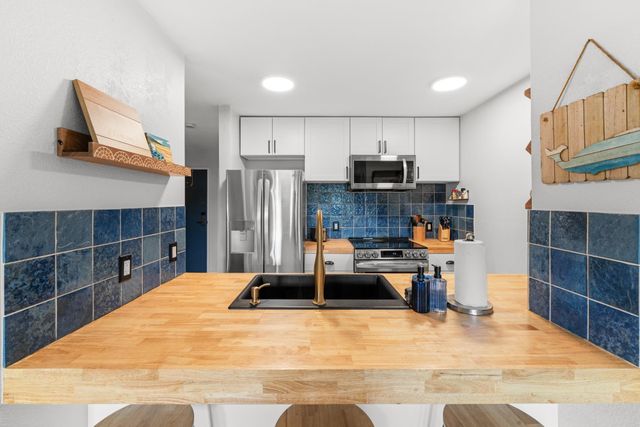 1299 Uluniu Rd Apt C105 105, Kihei, HI 96753