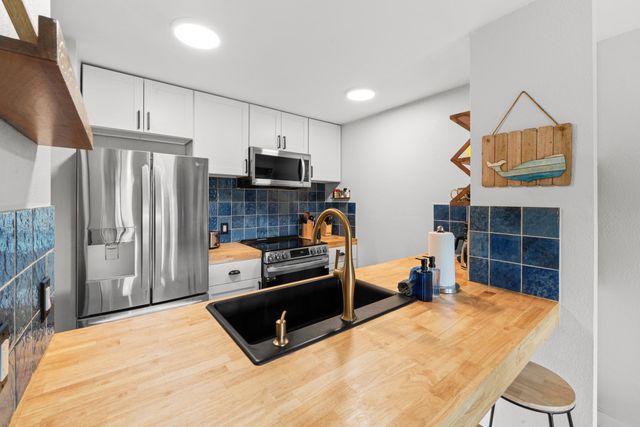 1299 Uluniu Rd Apt C105 105, Kihei, HI 96753