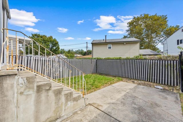 201-46 120TH Avenue, Saint Albans, NY 11412