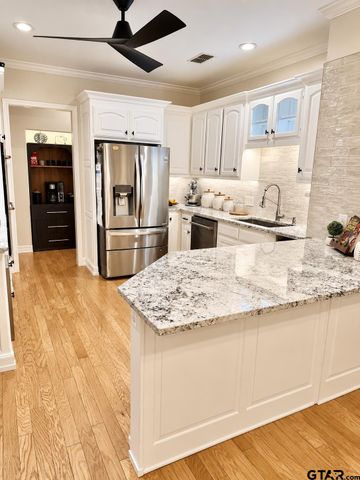 3855 Broadmoore Ct, Tyler, TX 75707