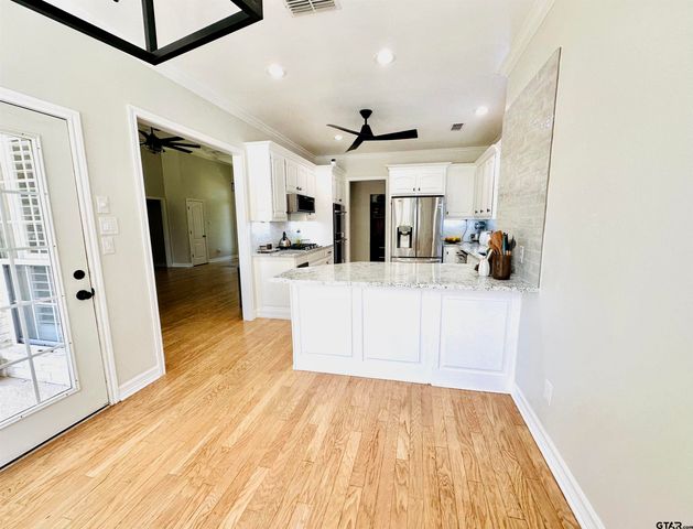 3855 Broadmoore Ct, Tyler, TX 75707