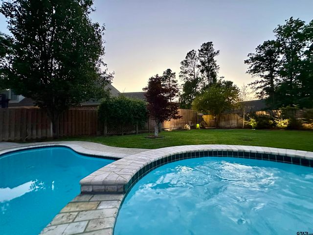 3855 Broadmoore Ct, Tyler, TX 75707