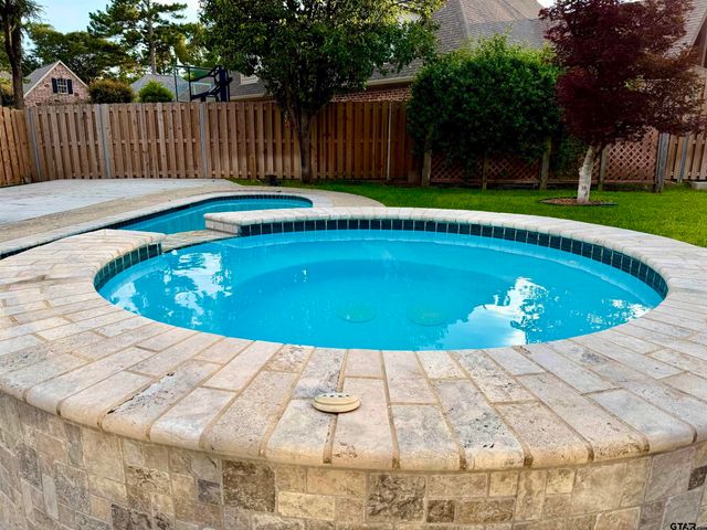 3855 Broadmoore Ct, Tyler, TX 75707