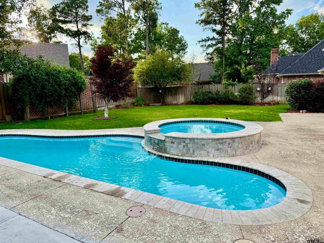 3855 Broadmoore Ct, Tyler, TX 75707