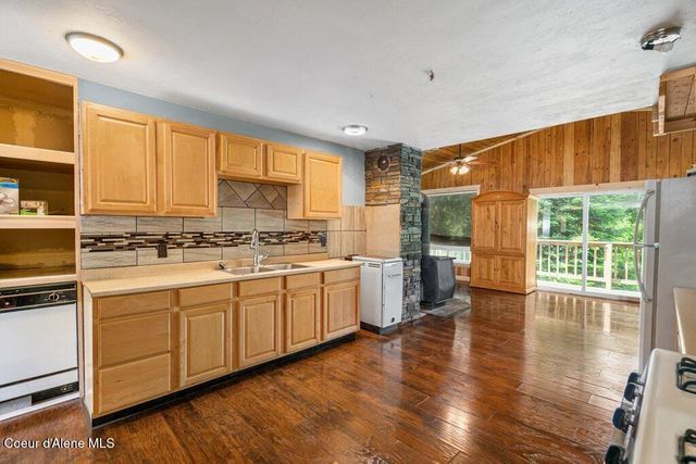 10614 Dufort RD, Priest River, ID 83856