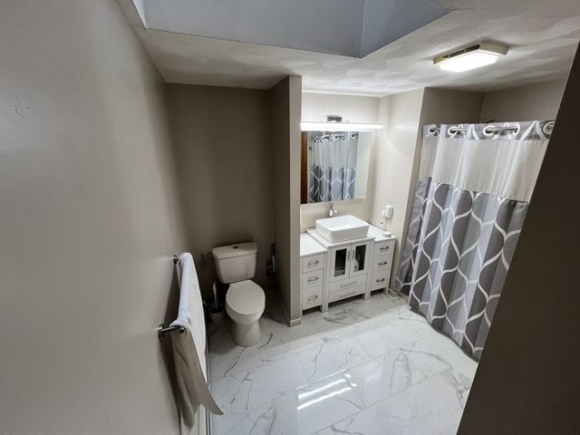 5 Wake Robin Road 2004, Lincoln, RI 02865