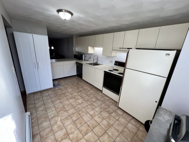 5 Wake Robin Road 2004, Lincoln, RI 02865