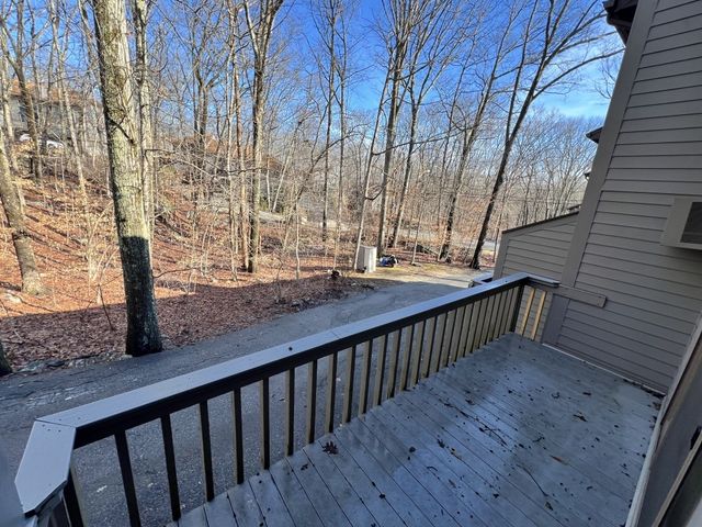 5 Wake Robin Road 2004, Lincoln, RI 02865