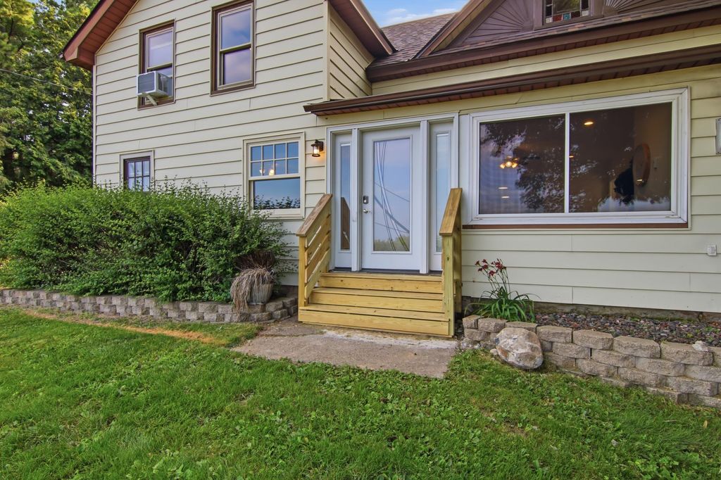 939 US Highway 63, Baldwin, WI 54002