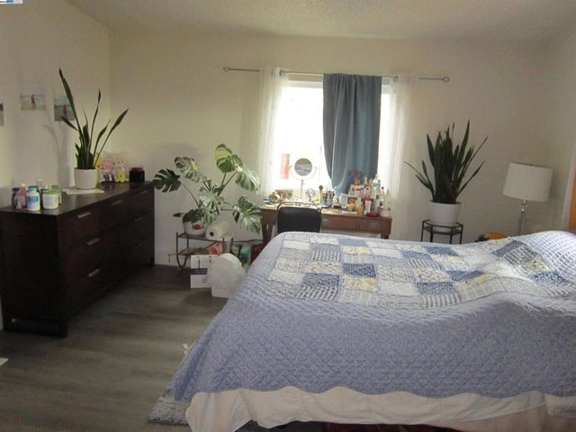 711 Old Canyon Rd, Fremont, CA 94536