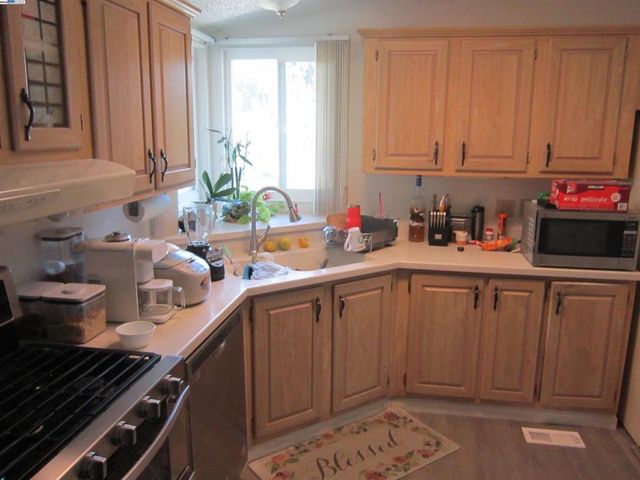 711 Old Canyon Rd, Fremont, CA 94536