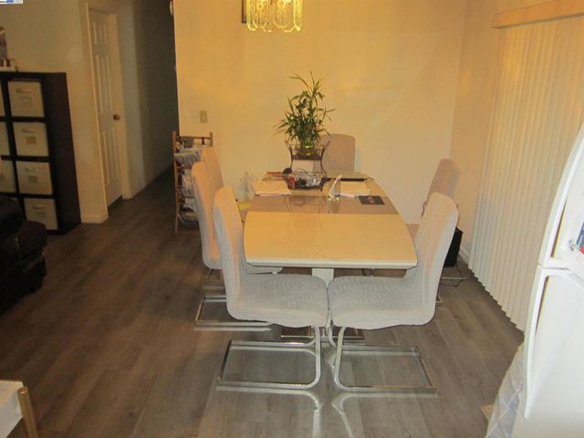 711 Old Canyon Rd, Fremont, CA 94536