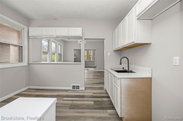 4888 Maxwell Street, Detroit, MI 48214