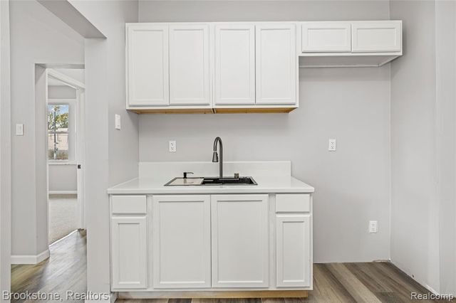 4888 Maxwell Street, Detroit, MI 48214