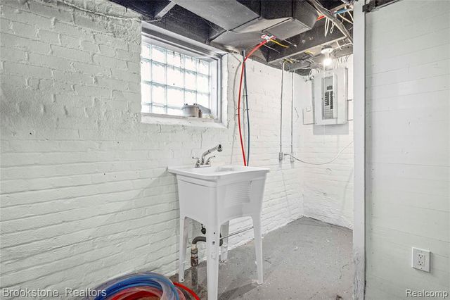 4888 Maxwell Street, Detroit, MI 48214