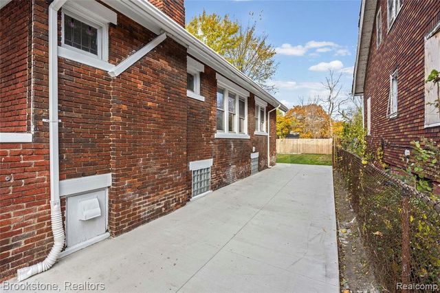 4888 Maxwell Street, Detroit, MI 48214