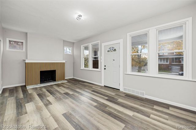 4888 Maxwell Street, Detroit, MI 48214