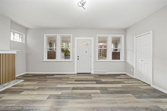 4888 Maxwell Street, Detroit, MI 48214