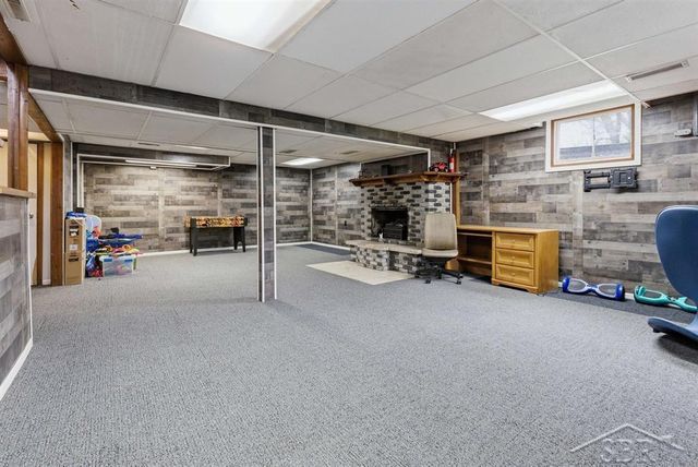 1559 S Grey Road, Midland, MI 48640