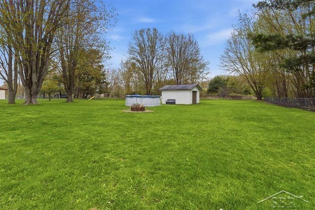1559 S Grey Road, Midland, MI 48640