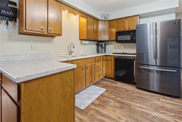 1559 S Grey Road, Midland, MI 48640