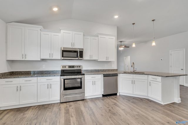 208 Ridgeland Trail, Huntsville, AL 35810