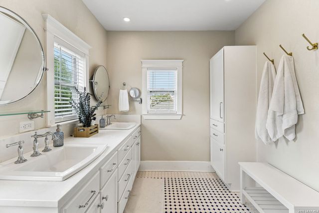 431 Hays, San Antonio, TX 78202