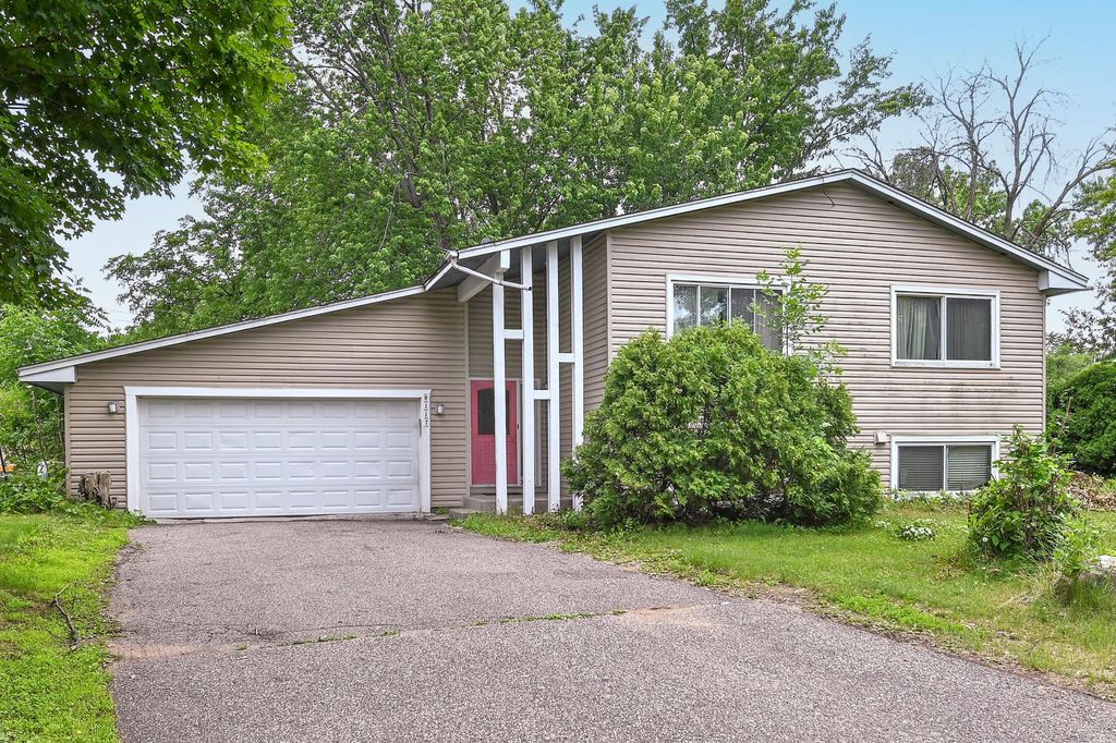 8117 Sunkist Circle, Brooklyn Park, MN 55444