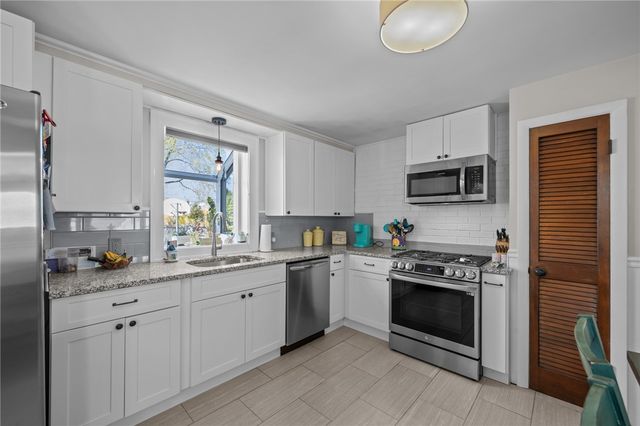 11 Bellevue Drive, Cranston, RI 02920