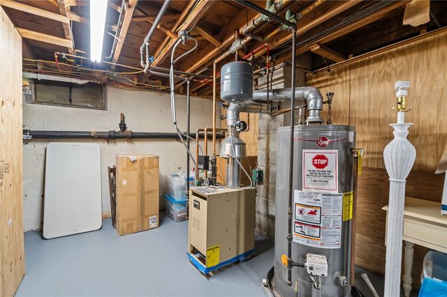 11 Bellevue Drive, Cranston, RI 02920