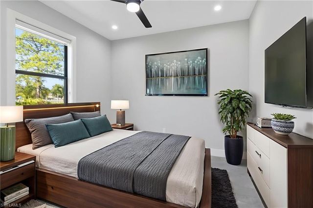 2740 35th AVE NE, Naples, FL 34120