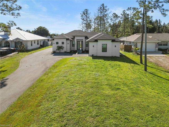 2740 35th AVE NE, Naples, FL 34120