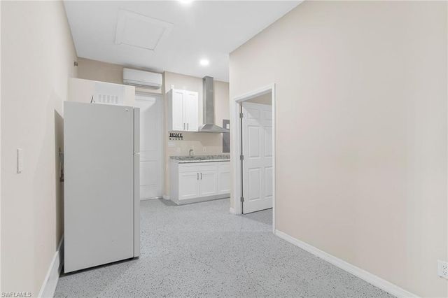 2740 35th AVE NE, Naples, FL 34120