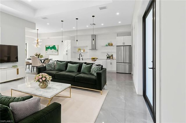 2740 35th AVE NE, Naples, FL 34120