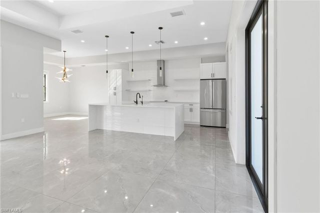 2740 35th AVE NE, Naples, FL 34120