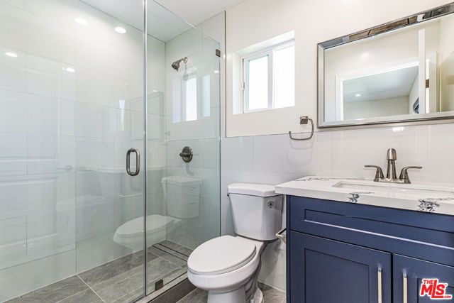 713 S Lake Street, Burbank, CA 91502