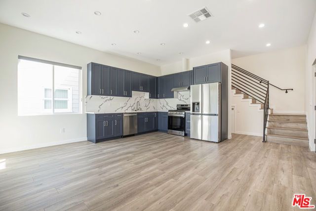 713 S Lake Street, Burbank, CA 91502