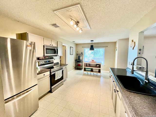 3043 Solitaire Hill, San Antonio, TX 78247