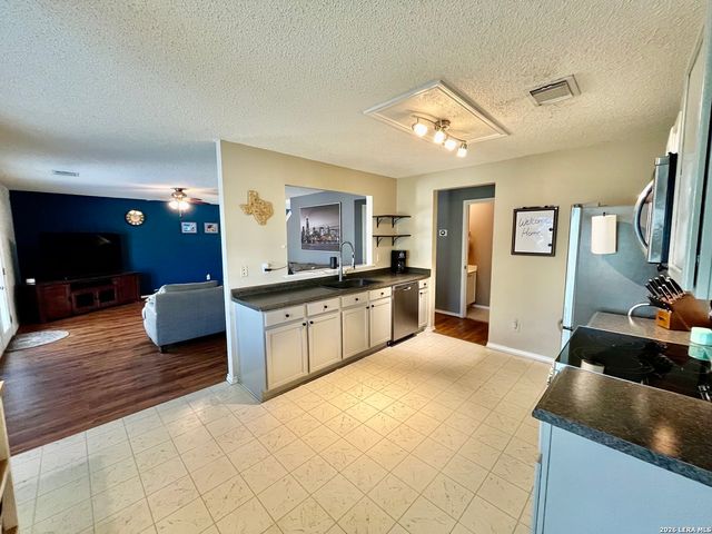 3043 Solitaire Hill, San Antonio, TX 78247