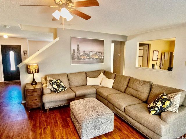 3043 Solitaire Hill, San Antonio, TX 78247